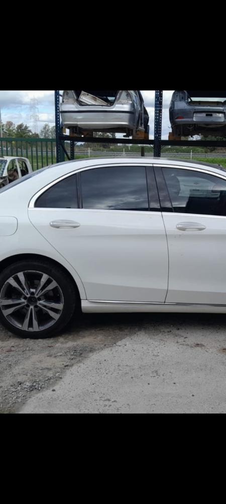 PUERTA TRASERA DERECHA MERCEDES BENZ C250
