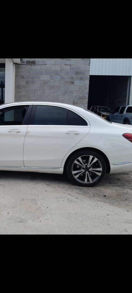 PUERTA TRASERA IZQUIERDA MERCEDES BENZ C250