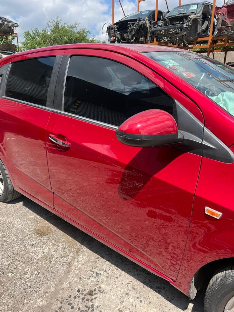 PUERTA DELANTERA DERECHA CHEVROLET SONIC