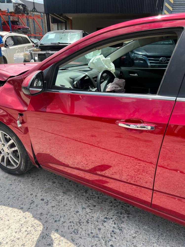 PUERTA DELANTERA IZQUIERDA CHEVROLET SONIC