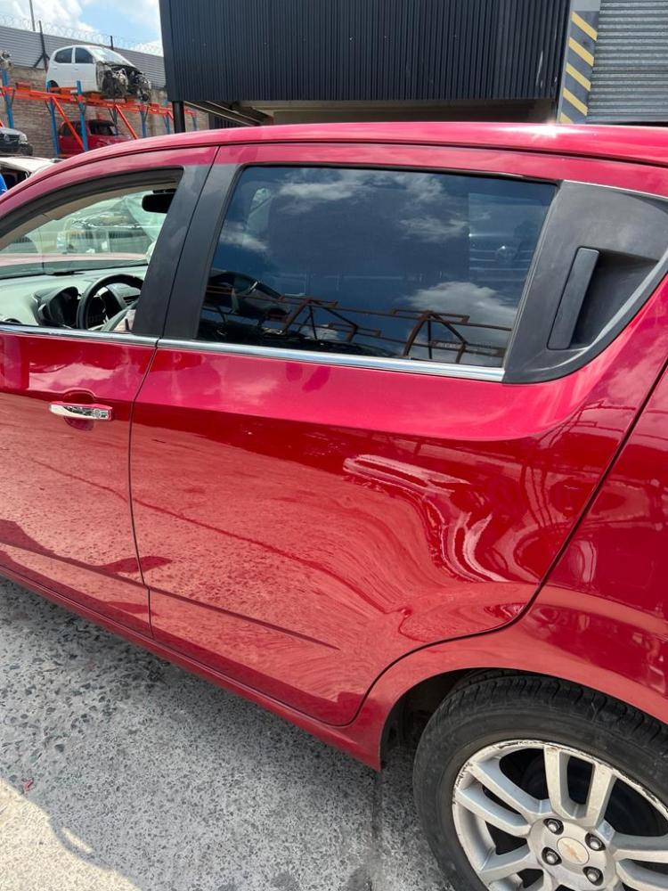 PUERTA TRASERA IZQUIERDA CHEVROLET SONIC