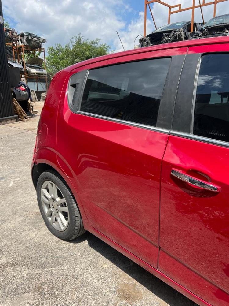 PUERTA TRASERA DERECHA CHEVROLET SONIC