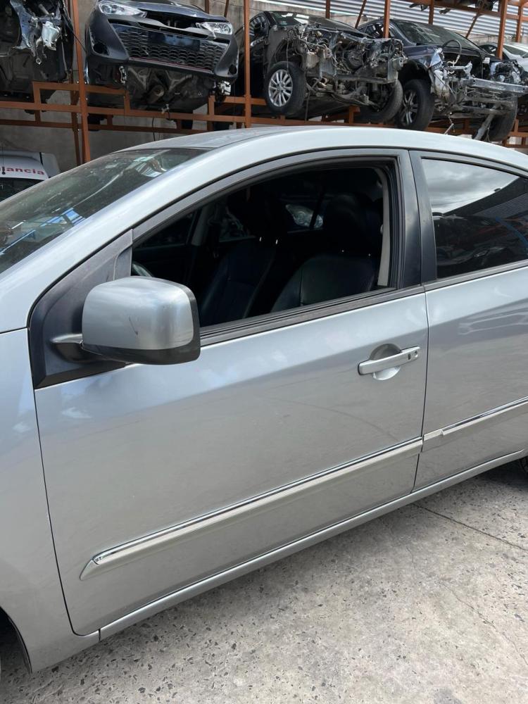 PUERTA DELANTERA IZQUIERDA NISSAN SENTRA TEKNA XTRONIC