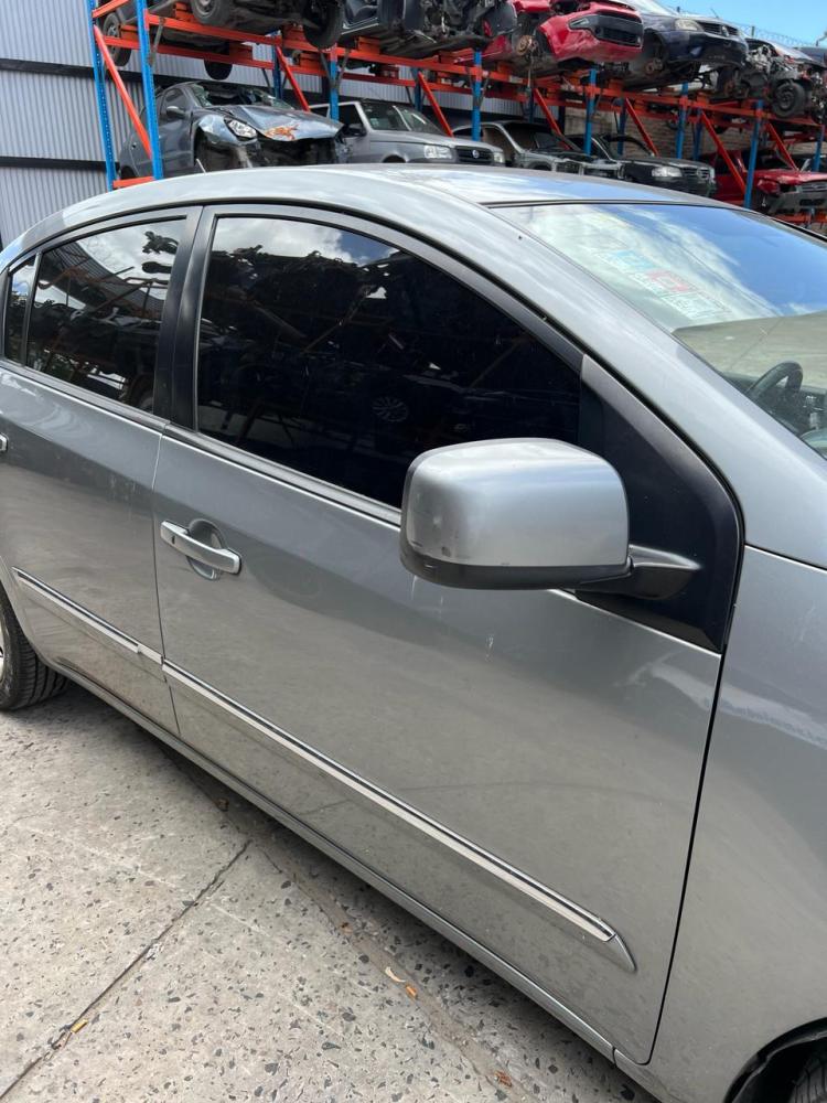 PUERTA DELANTERA DERECHA NISSAN SENTRA TEKNA XTRONIC
