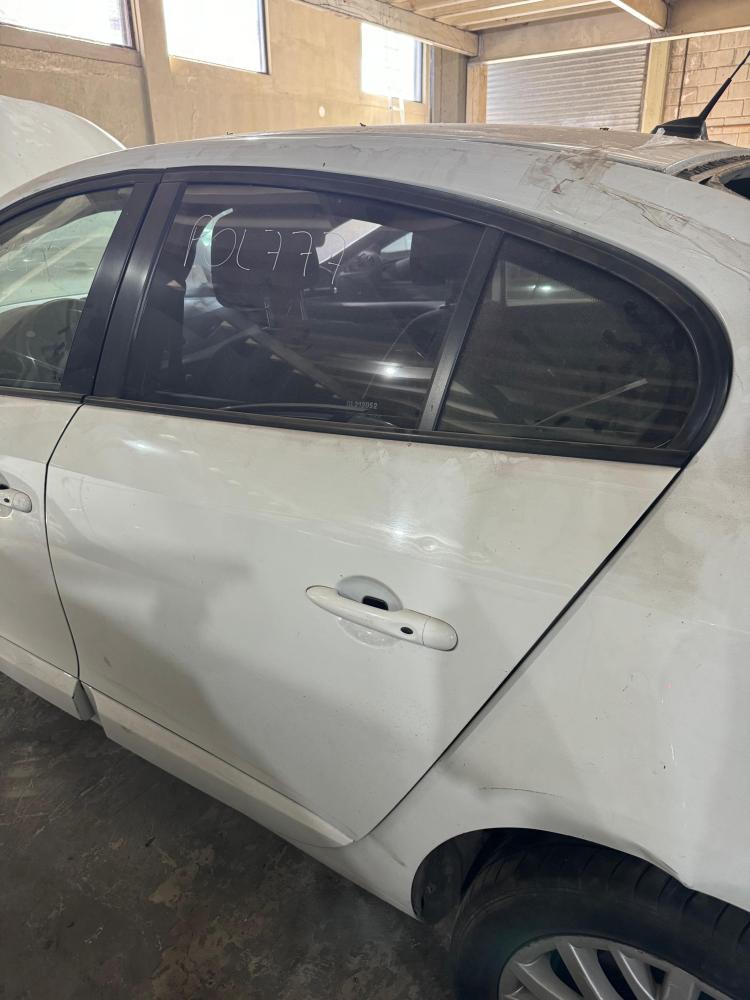 PUERTA TRASERA IZQUIERDA RENAULT FLUENCE 1.6