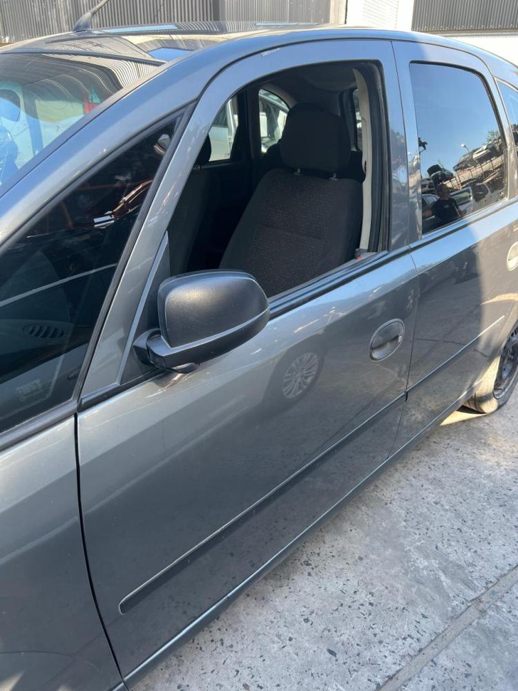 PUERTA DELANTERA IZQUIERDA CHEVROLET MERIVA GL PLUS 1.8
