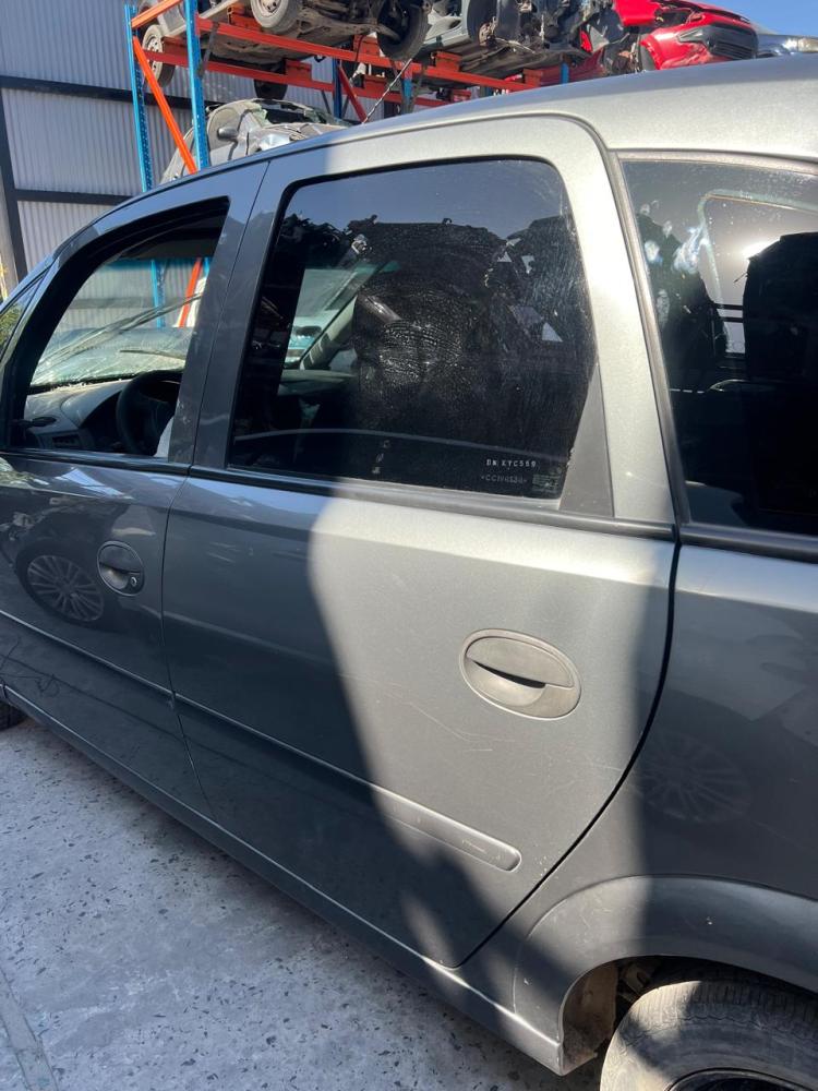PUERTA TRASERA IZQUIERDA CHEVROLET MERIVA GL PLUS 1.8