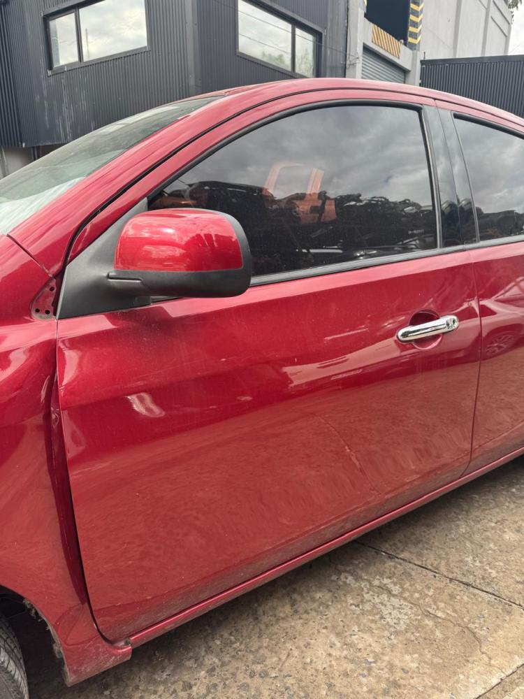 PUERTA DELANTERA IZQUIERDA NISSAN VERSA SENSE