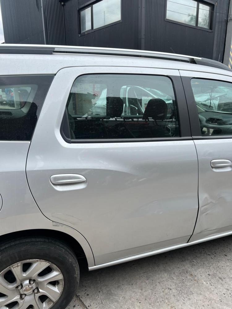 PUERTA TRASERA DERECHA CHEVROLET SPIN 1.8