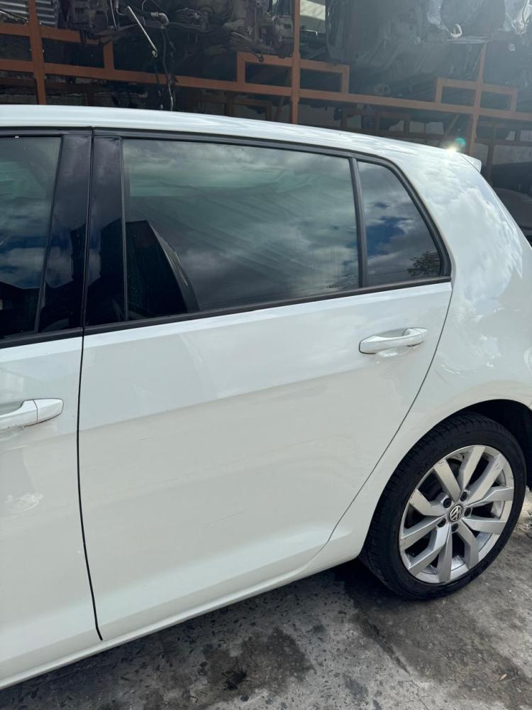 PUERTA TRASERA IZQUIERDA VOLKSWAGEN GOLF 1.4 TSI