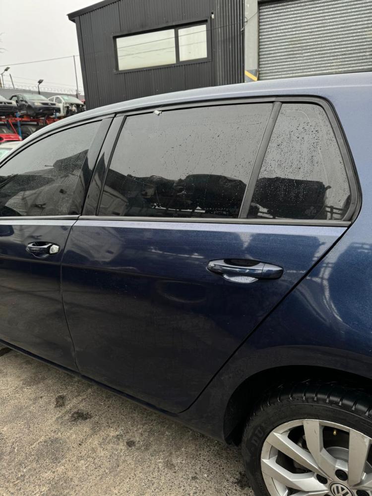 PUERTA TRASERA IZQUIERDA VOLKSWAGEN GOLF 1.4 TSI
