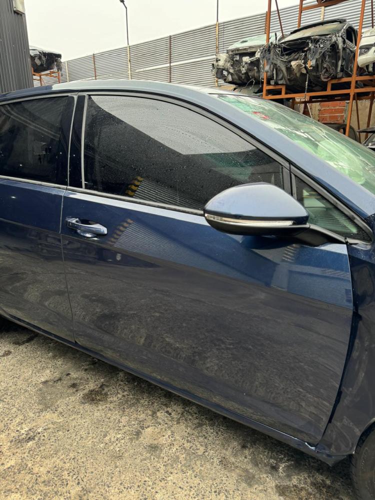 PUERTA DELANTERA DERECHA VOLKSWAGEN GOLF 1.4 TSI