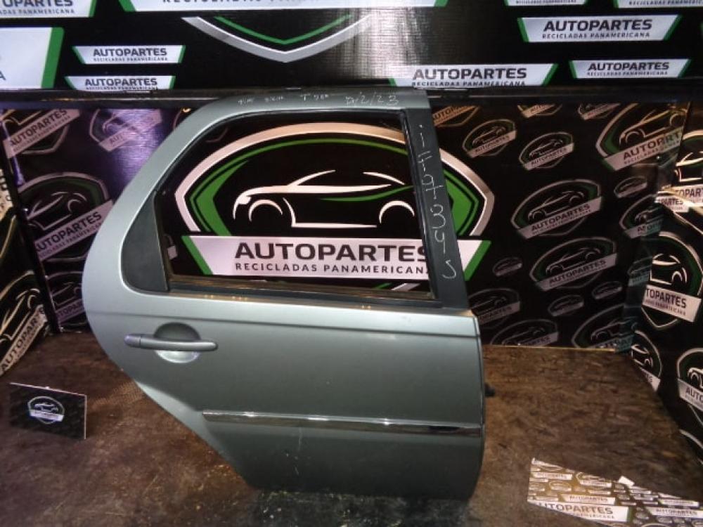 PUERTA TRASERA DERECHA FIAT SIENNA