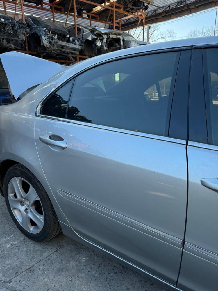 PUERTA TRASERA DERECHA HONDA LEGEND