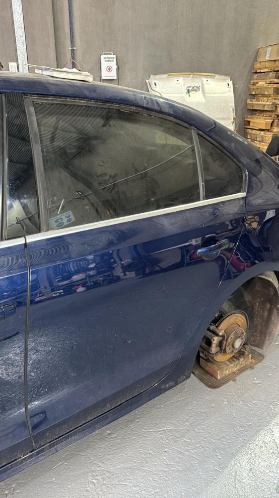 PUERTA TRASERA IZQUIERDA VOLKSWAGEN VENTO 2.0 TSI