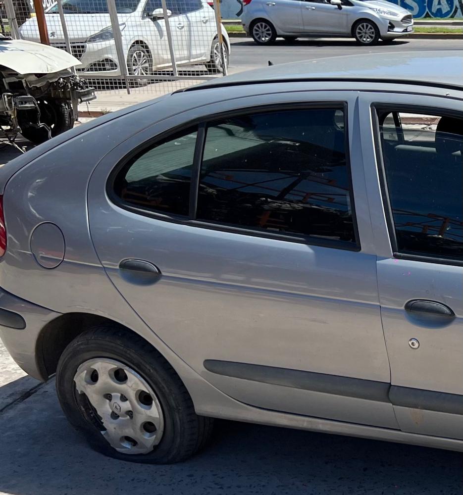 PUERTA TRASERA DERECHA RENAULT MEGANE BIC 1.6
