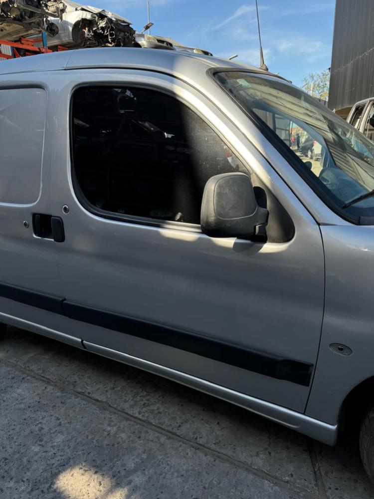 PUERTA DELANTERA DERECHA PEUGEOT PARTNER CONFORT 1.6
