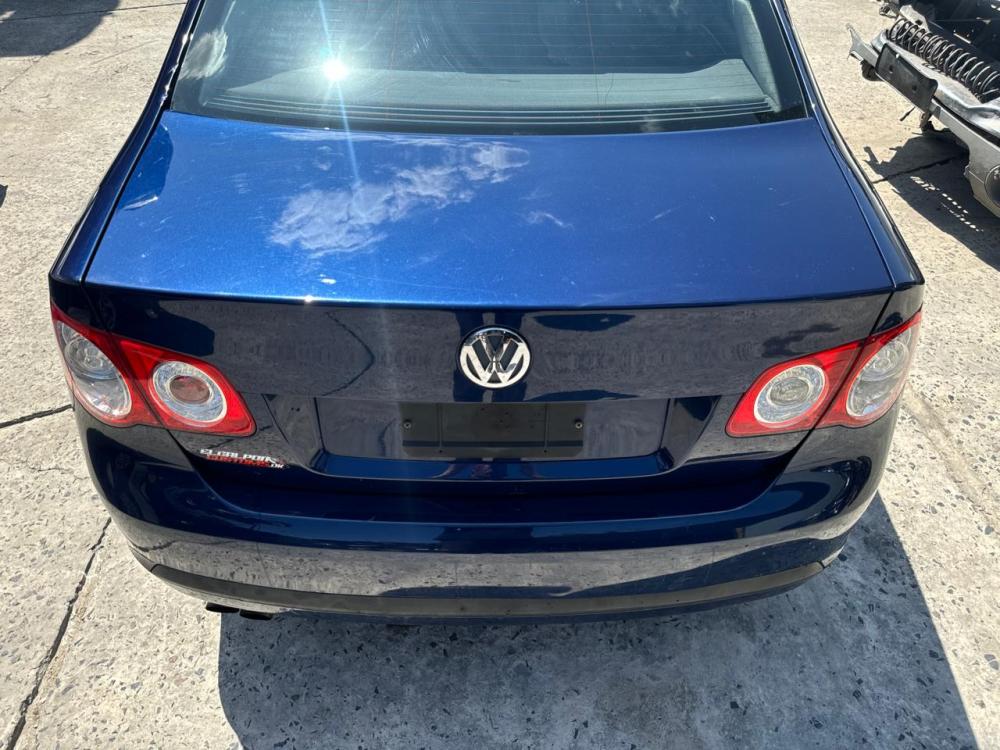TAPA DE BAUL VOLKSWAGEN VENTO 2.5