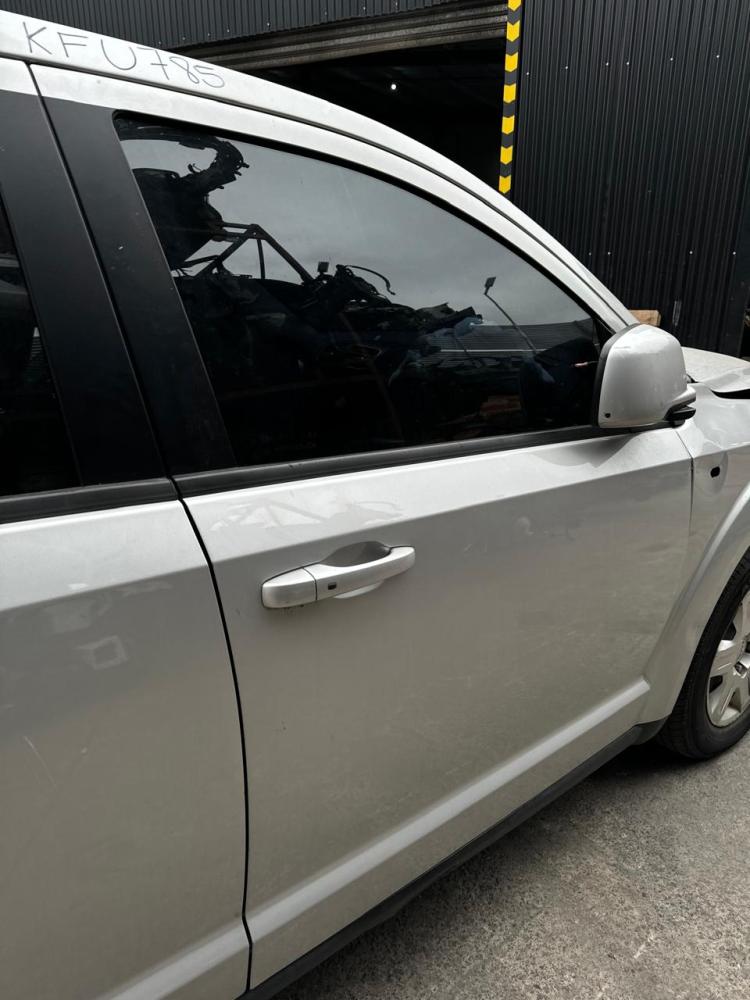PUERTA DELANTERA DERECHA DODGE JOURNEY 2.4