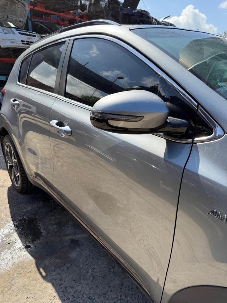 PUERTA DELANTERA DERECHA KIA SPORTAGE 2.0 AT
