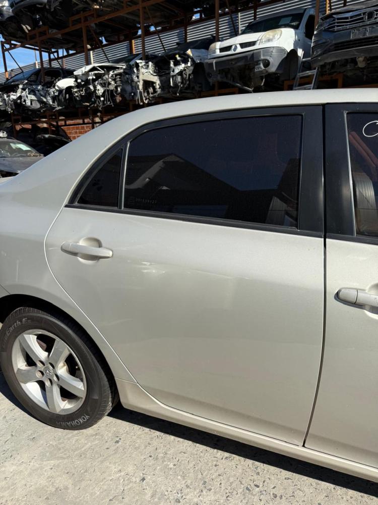 PUERTA TRASERA DERECHA TOYOTA COROLLA XLI 1.8