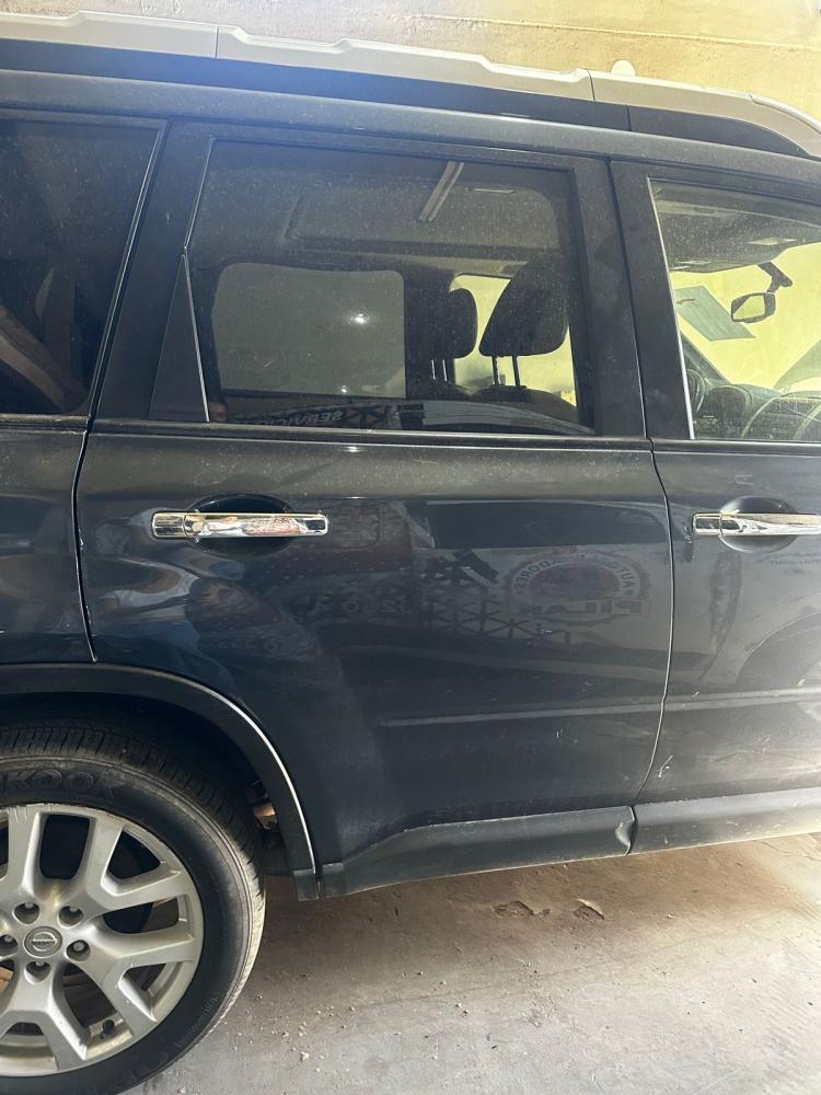 PUERTA TRASERA DERECHA NISSAN X-TRAIL
