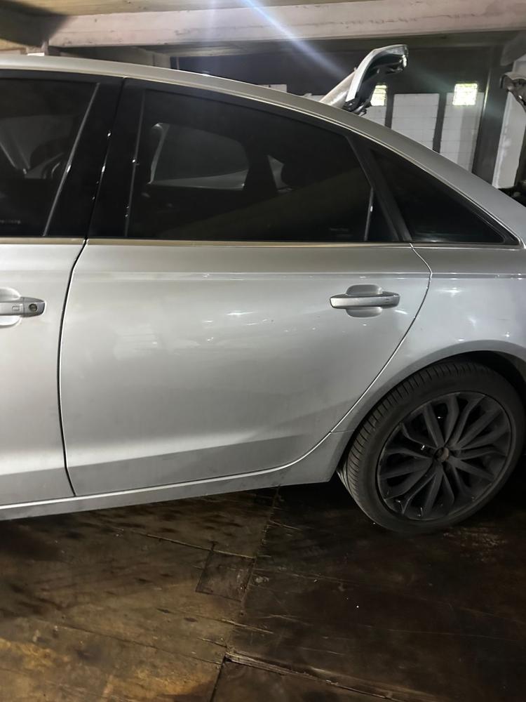 PUERTA TRASERA IZQUIERDA AUDI A6 30. QUATRO