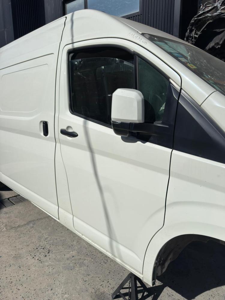PUERTA DELANTERA DERECHA TOYOTA HIACE FURGON L2H2 2.8