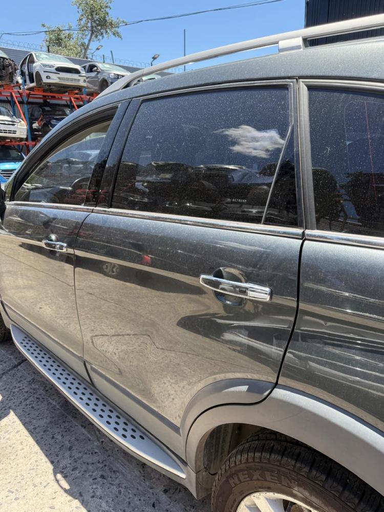 PUERTA TRASERA IZQUIERDA CHEVROLET CAPTIVA 2.2