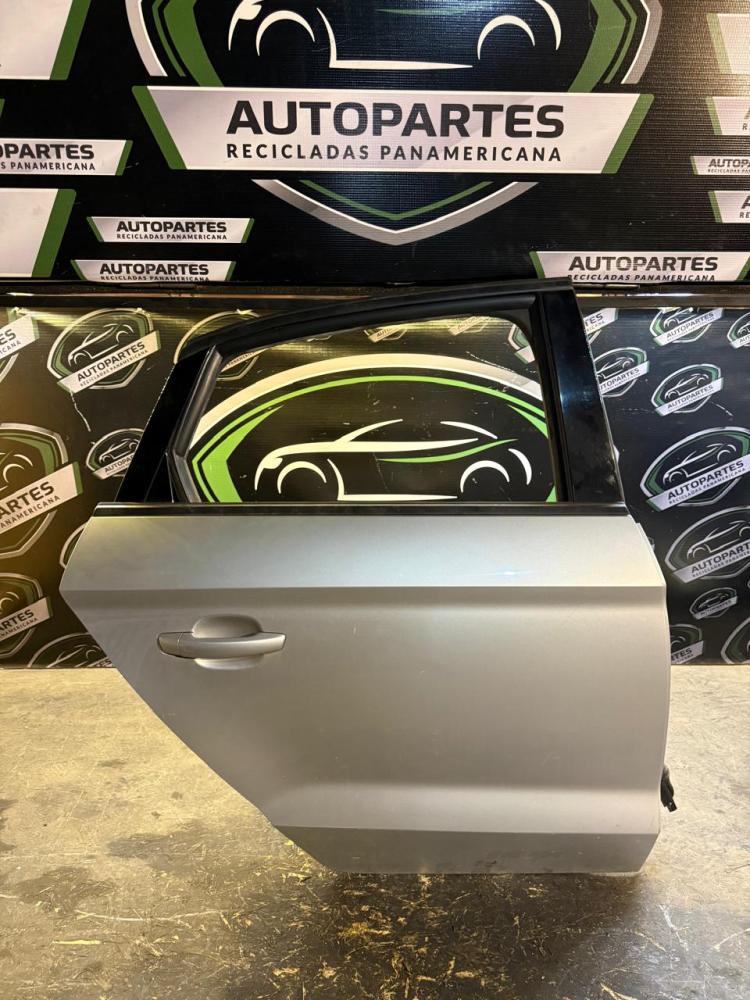 PUERTA TRASERA DERECHA AUDI A3