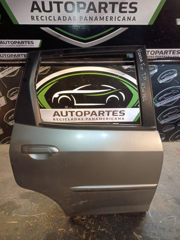 PUERTA TRASERA DERECHA HONDA FIT EX