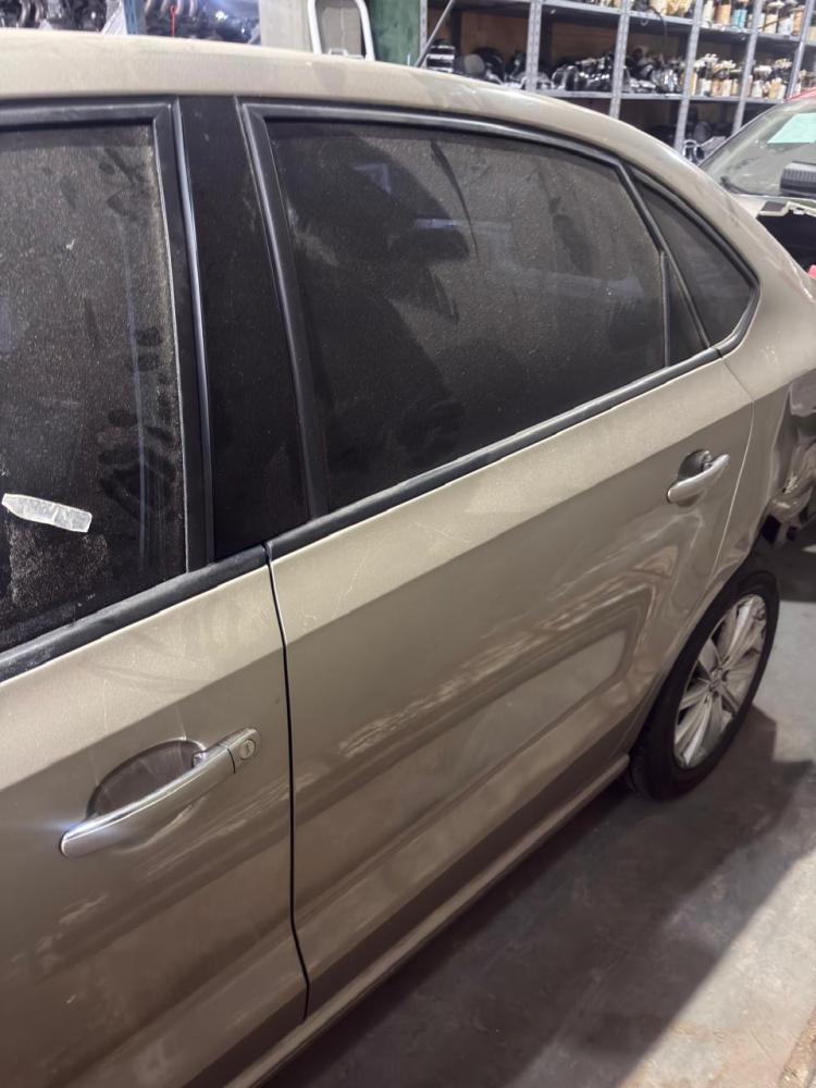 PUERTA TRASERA IZQUIERDA VOLKSWAGEN POLO INDIO 1.6 16V