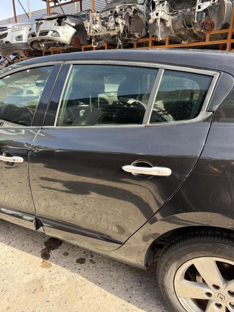 PUERTA TRASERA IZQUIERDA RENAULT MEGANE 3 2.0 16V LUXURY
