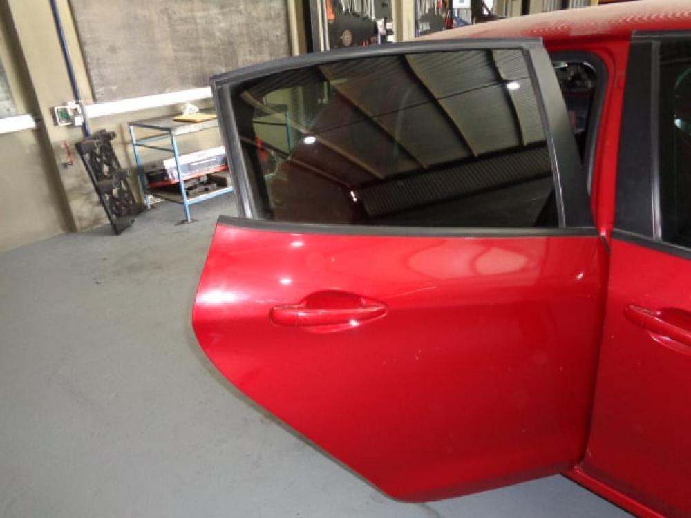 PUERTA TRASERA DERECHA PEUGEOT 208 ALLURE 1.5