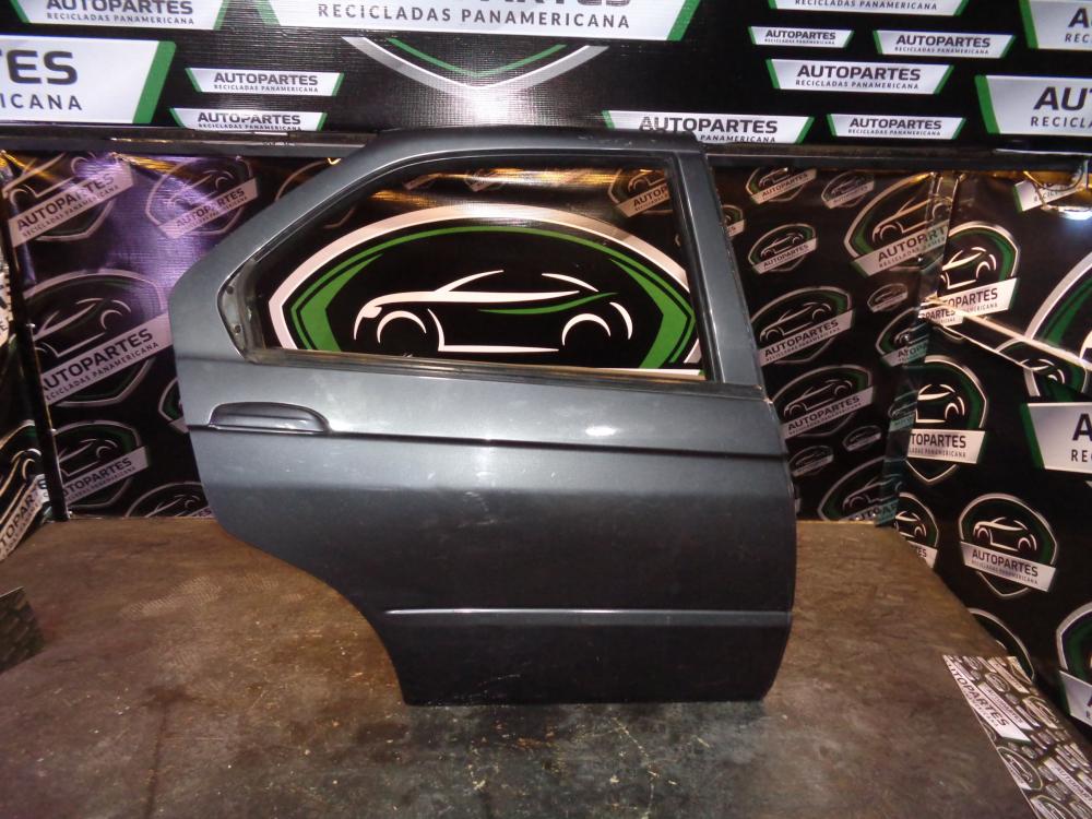 PUERTA TRASERA DERECHA ALFAROMEO 146TS