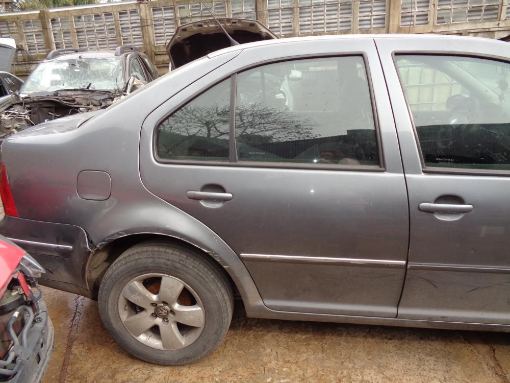 PUERTA TRASERA DERECHA VOLKSWAGEN BORA TDI