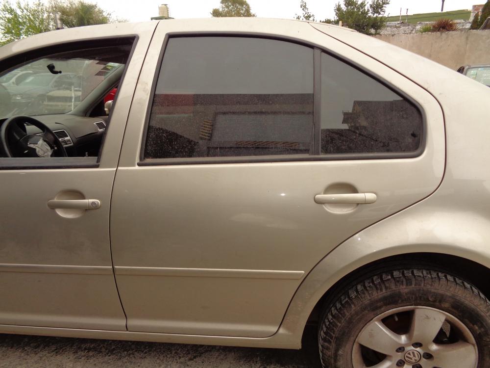 PUERTA TRASERA IZQUIERDA VOLKSWAGEN BORA 2.0