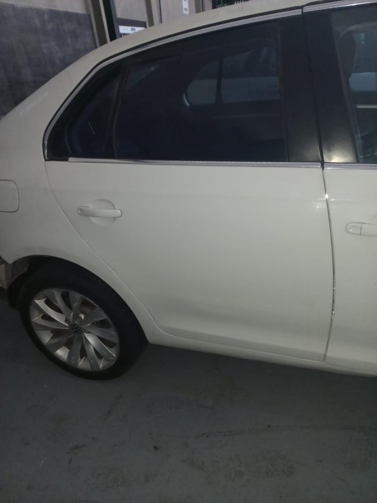 PUERTA TRASERA DERECHA VOLKSWAGEN VENTO