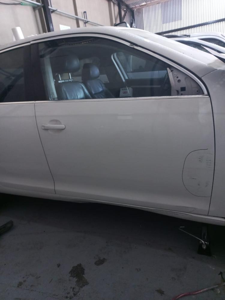 PUERTA DELANTERA DERECHA VOLKSWAGEN VENTO