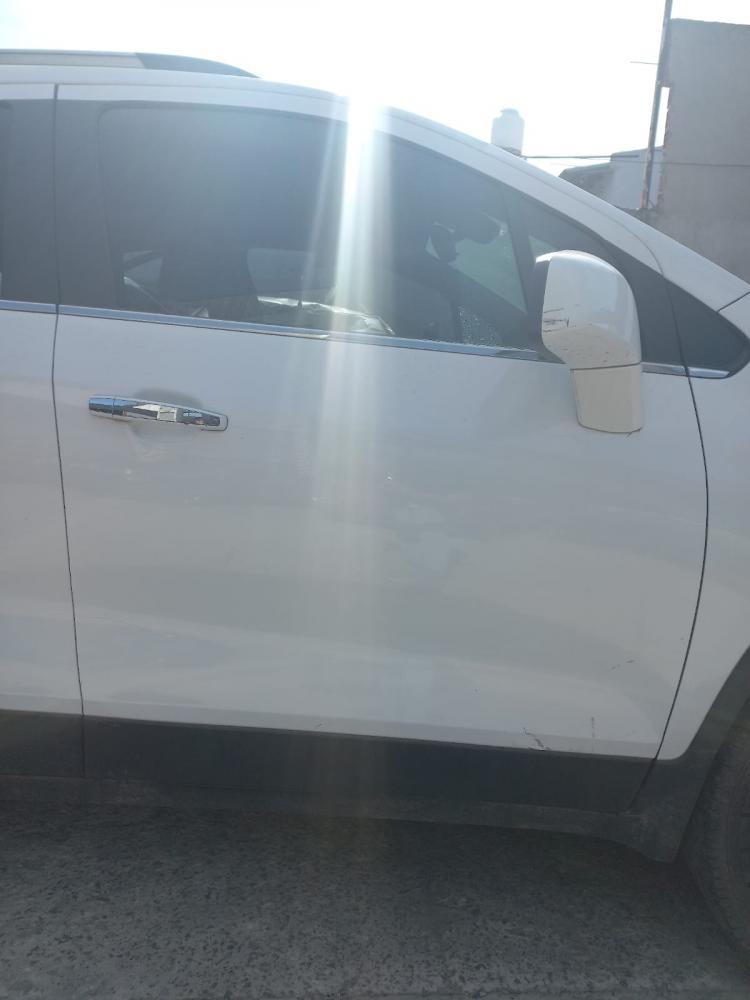 PUERTA DELANTERA DERECHA CHEVROLET TRACKER