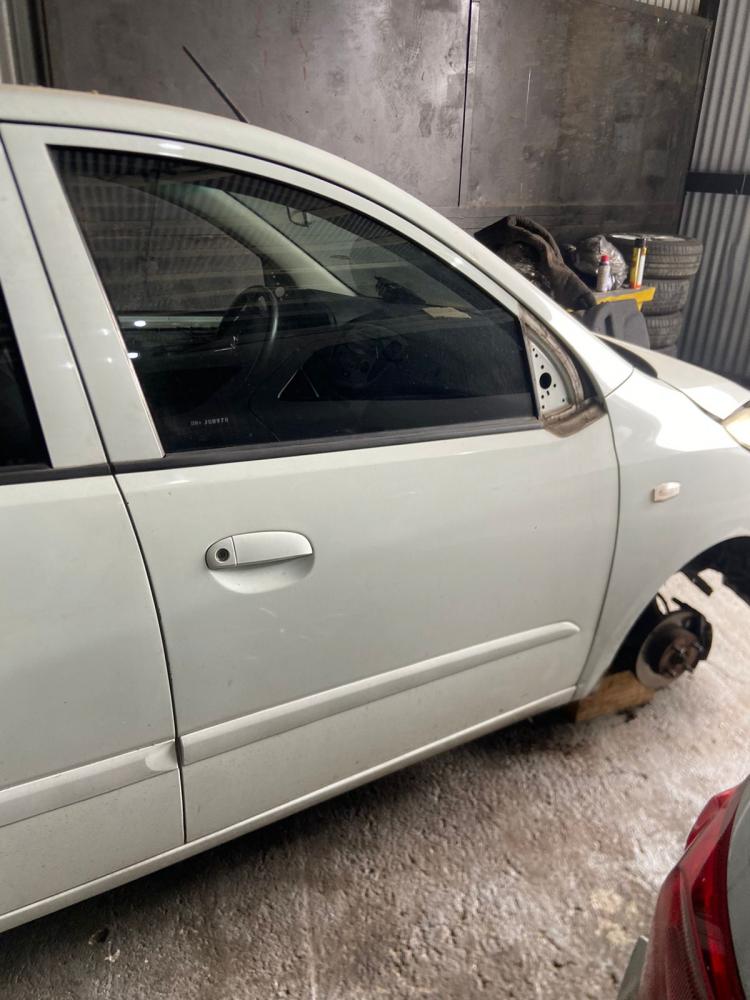 PUERTA DELANTERA DERECHA HYUNDAI I10