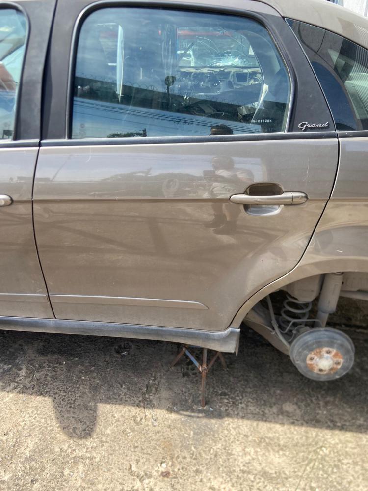 PUERTA TRASERA IZQUIERDA FIAT GRAND SIENA ATRACTIVE 1.4