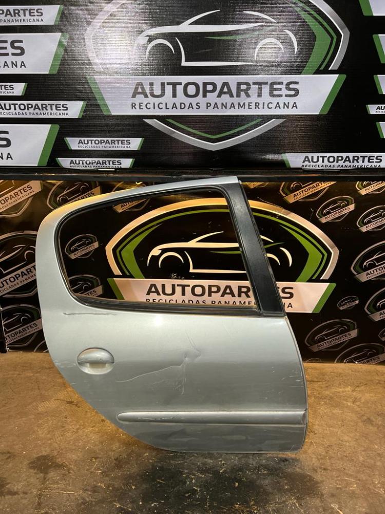 PUERTA TRASERA DERECHA PEUGEOT 207 COMPACT XS