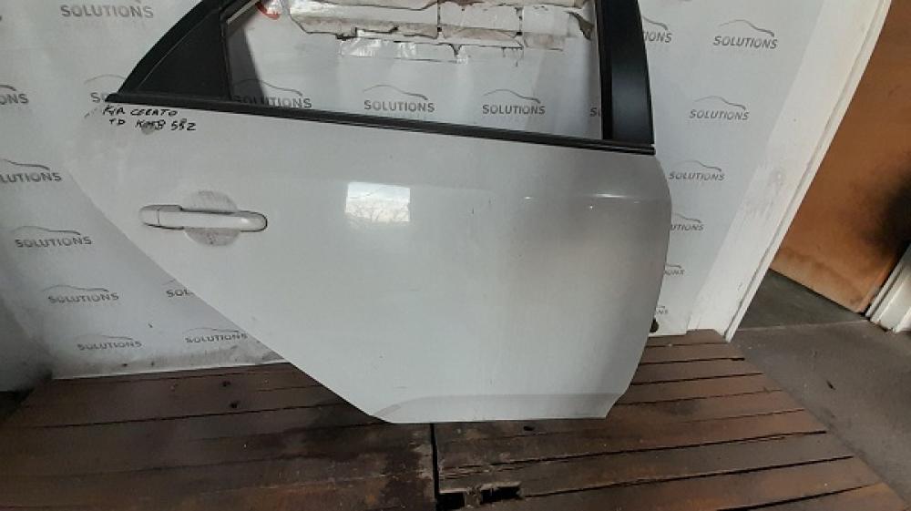 PUERTA TRASERA DERECHA KIA CERATO 2.0 M/T 2011