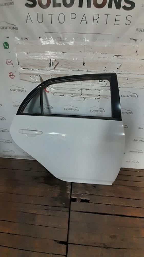 PUERTA TRASERA DERECHA TOYOTA COROLLA 1.8 A/T