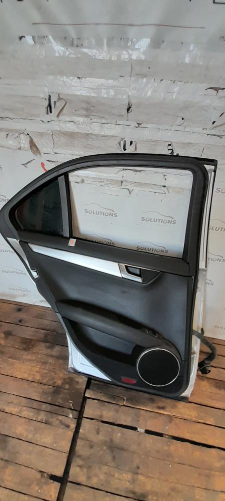 PUERTA TRASERA IZQUIERDA MERCEDES BENZ C280 2008
