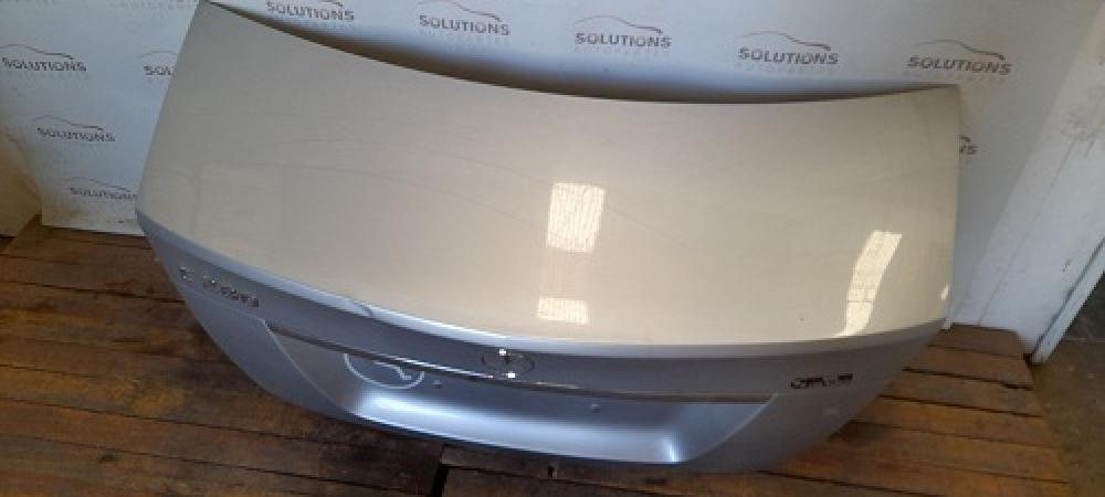 TAPA DE BAUL MERCEDES BENZ C280 2008