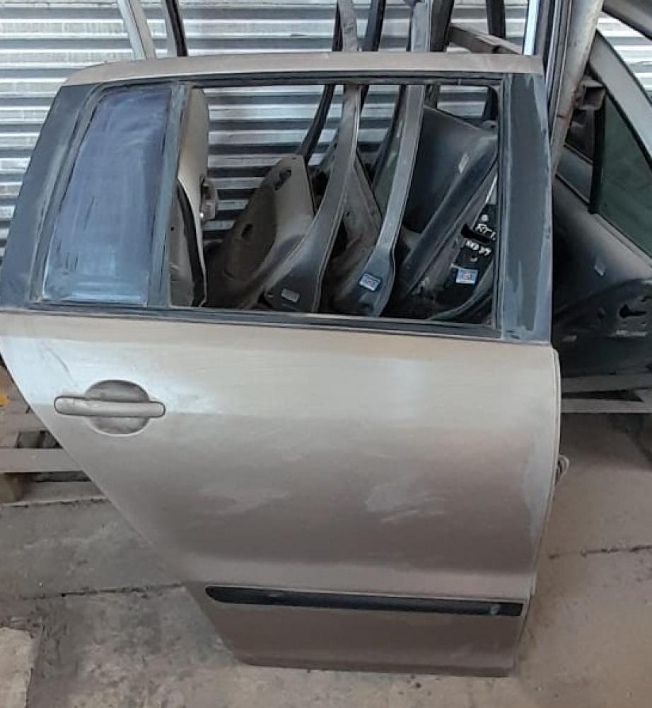 PUERTA TRASERA DERECHA VOLKSWAGEN SURAN 2007