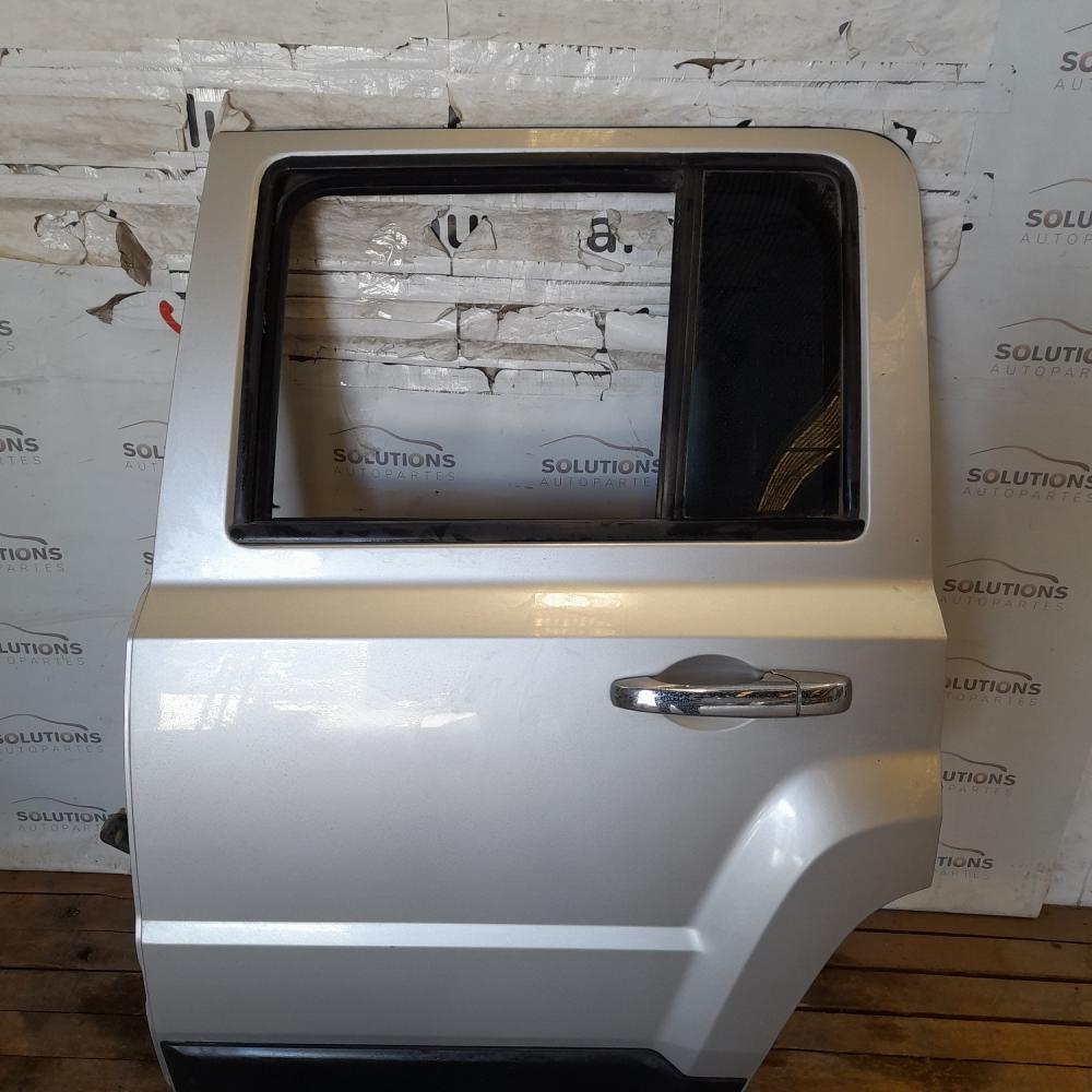 PUERTA TRASERA IZQUIERDA JEEP PATRIOT 2.4 2013