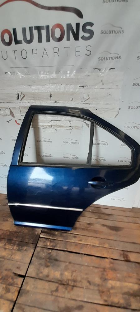 PUERTA TRASERA IZQUIERDA VOLKSWAGEN BORA